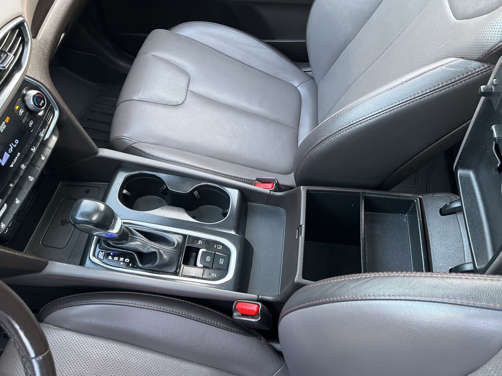 Used 2020 Hyundai Santa Fe Limited image 31