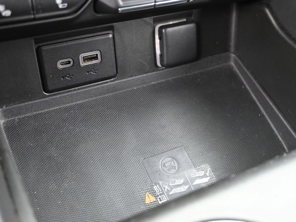 Used 2023 Chevrolet Suburban LT image 25