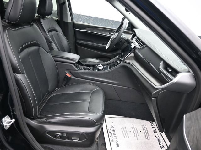 Used 2023 Jeep Grand Cherokee Limited image 9