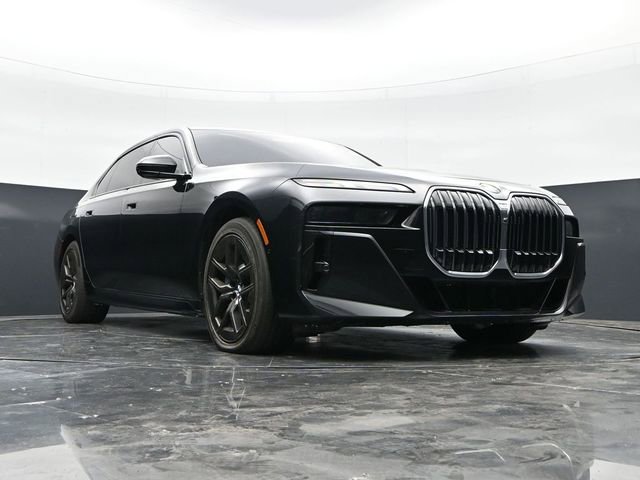 Used 2023 BMW 760i xDrive AWD/4WD image 36