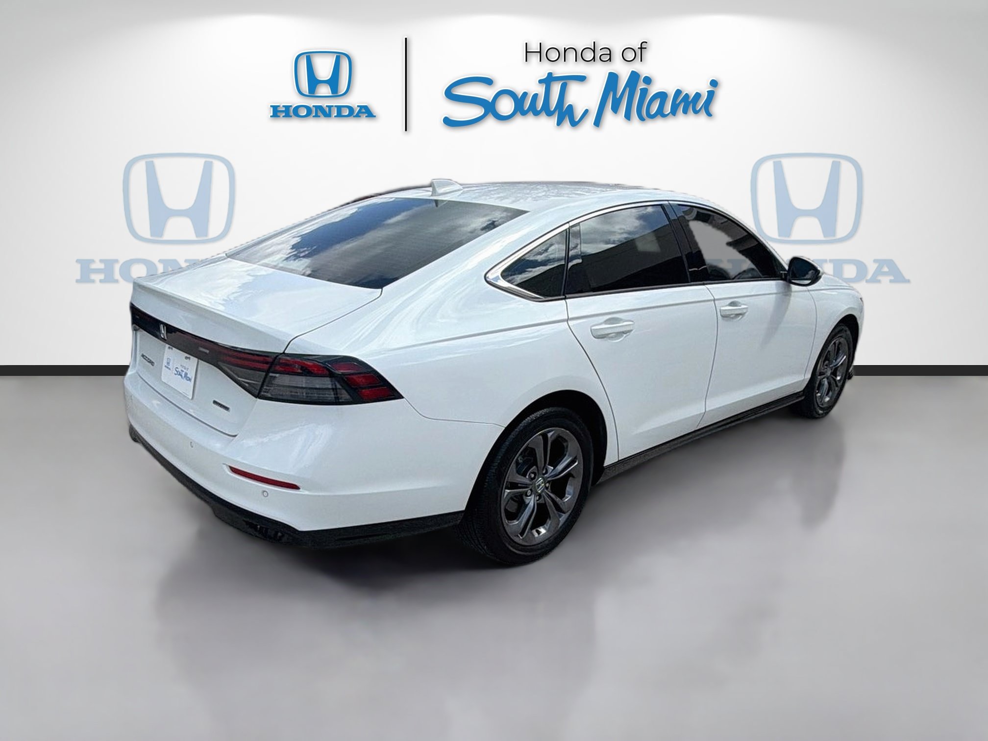 Used 2024 Honda Accord EX-L image 7