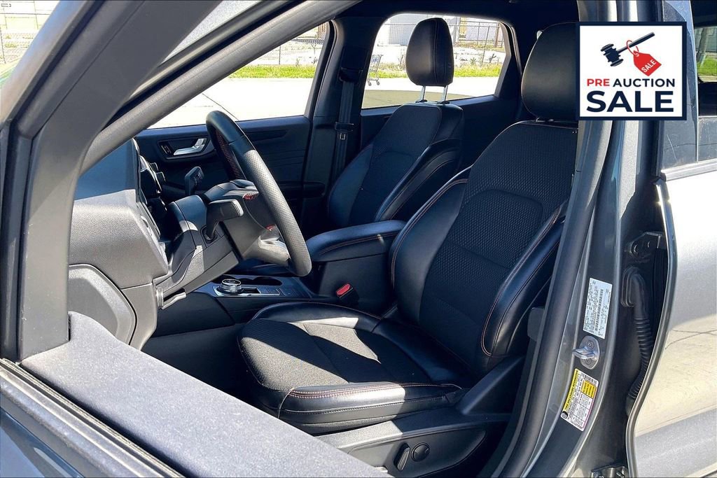 Used 2025 Ford Escape ST-Line AWD/4WD image 25