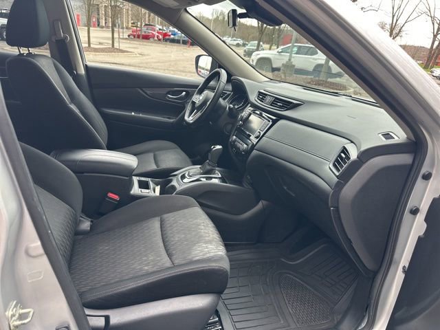 Used 2020 Nissan Rogue SV image 30