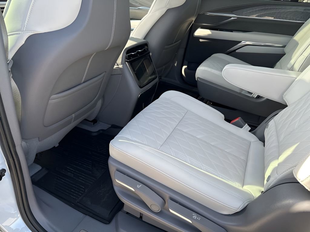 New 2026 Cadillac Escalade IQ Luxury 1 w/ LPO, Floor Liner Package AWD/4WD image 21