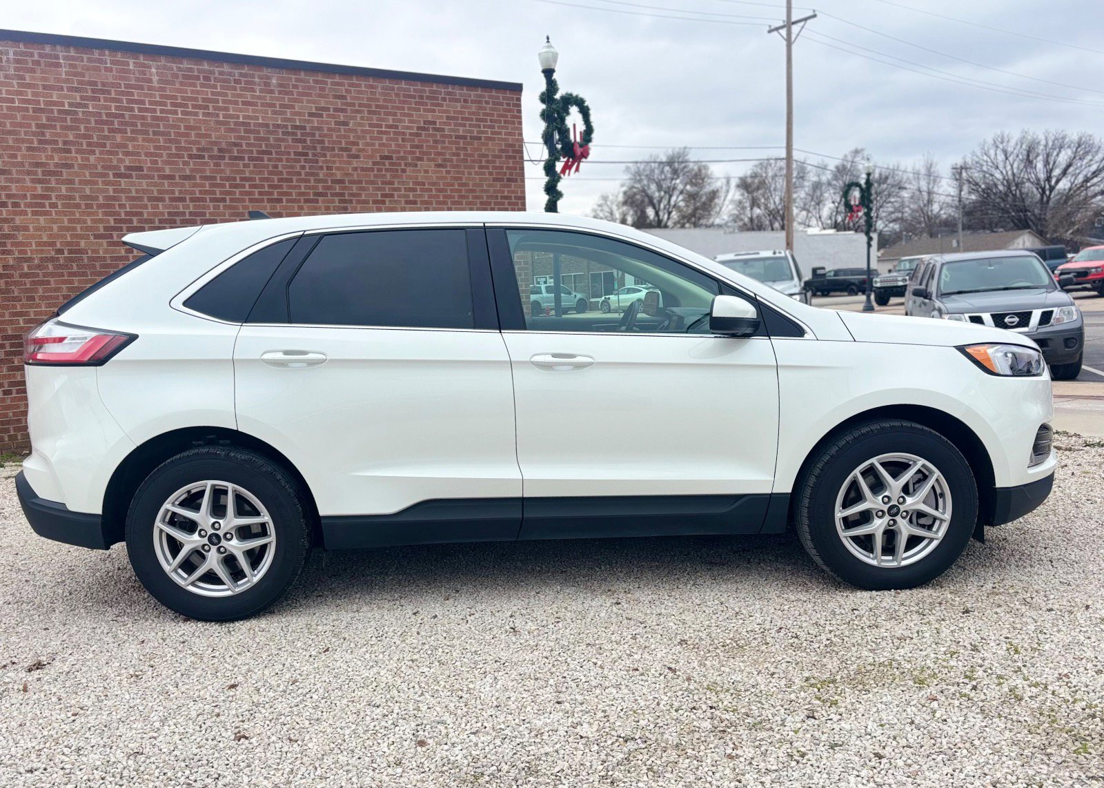 Certified 2024 Ford Edge SEL w/ Convenience Package image 2