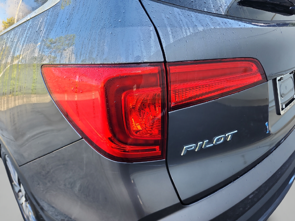 Used 2017 Honda Pilot Elite image 15