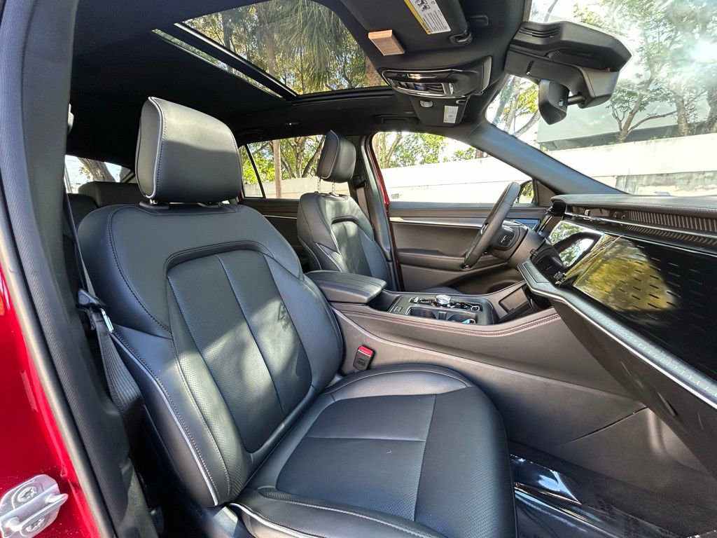 Used 2025 Jeep Wagoneer S Limited image 40