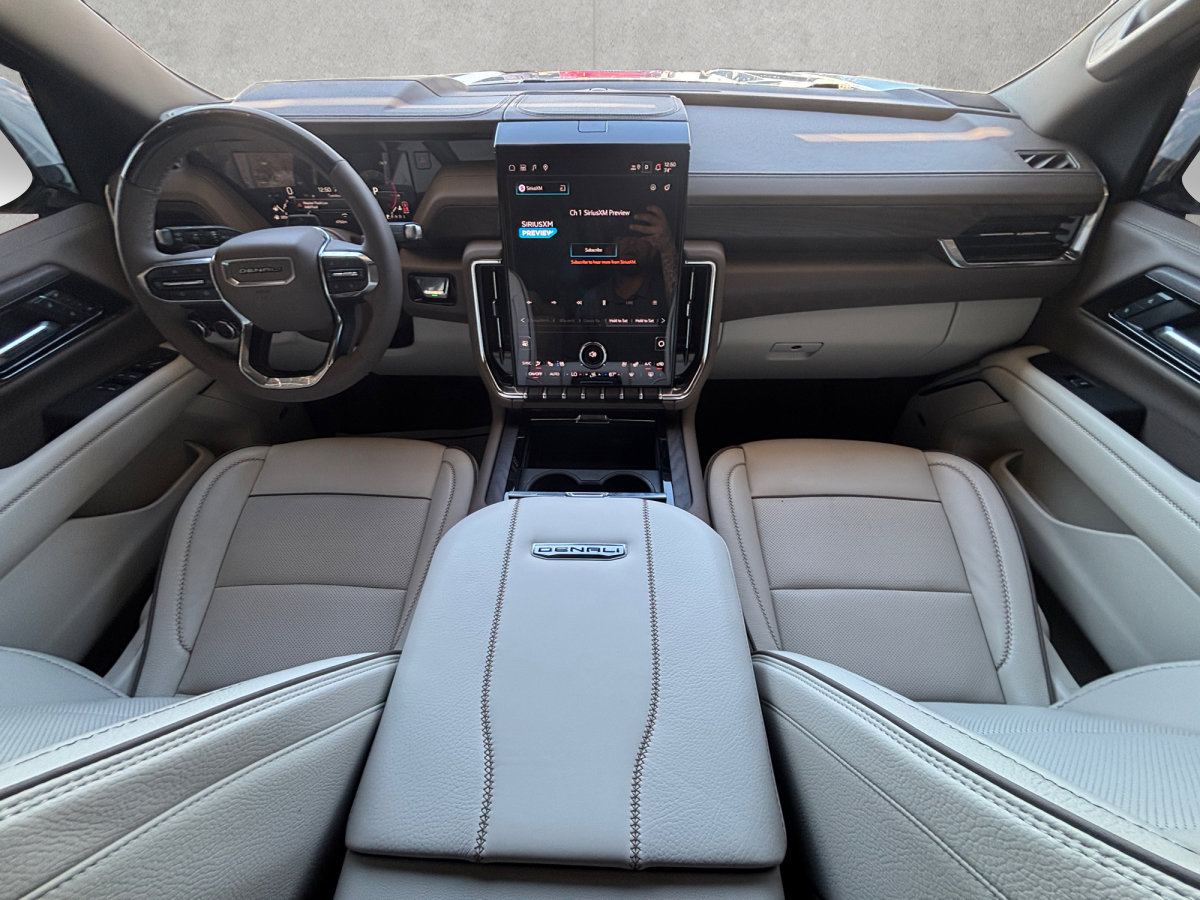 Used 2026 GMC Yukon XL Denali w/ Denali Reserve Package image 24