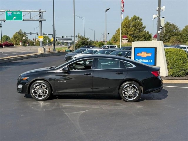 Used 2024 Chevrolet Malibu LT image 2