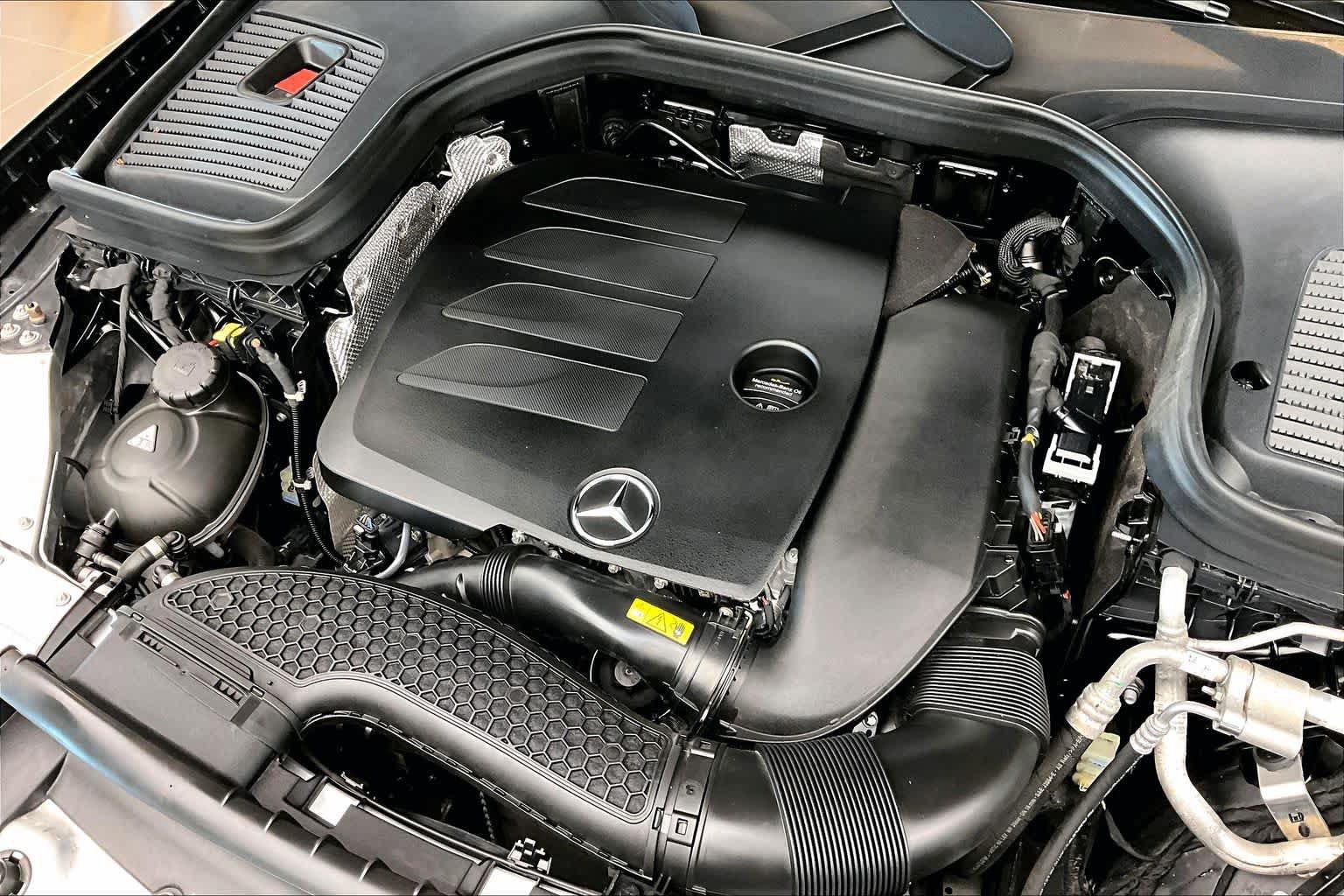 Used 2023 Mercedes-Benz GLC 300 4MATIC Coupe image 31