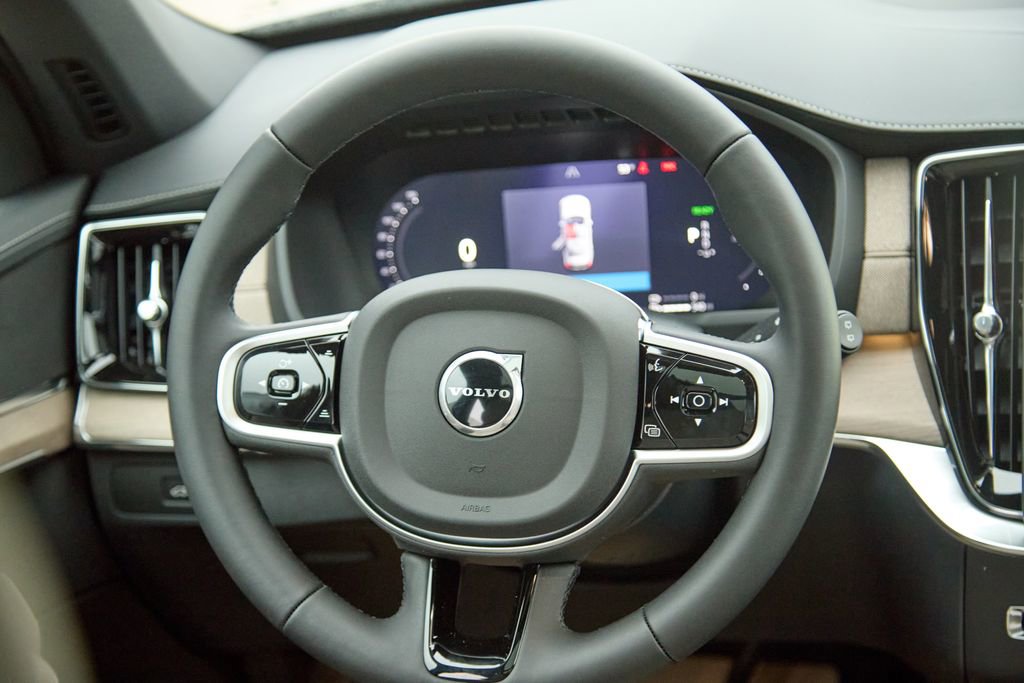 New 2026 Volvo XC90 T8 Plus w/ Protection Package image 28