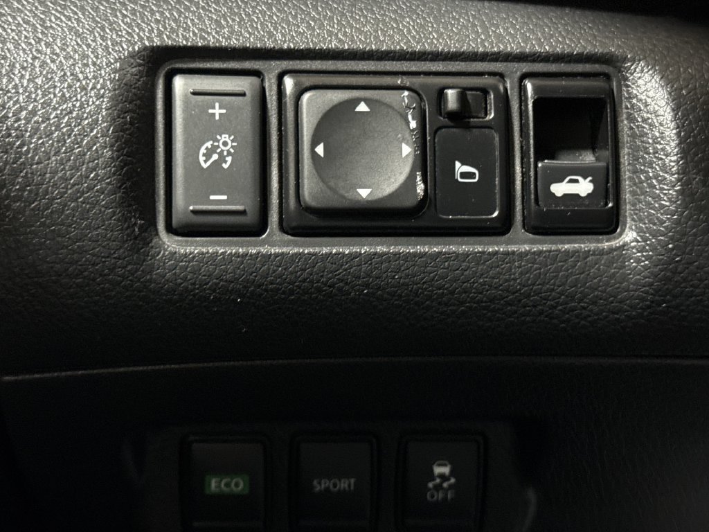 Used 2018 Nissan Sentra SL FWD image 19