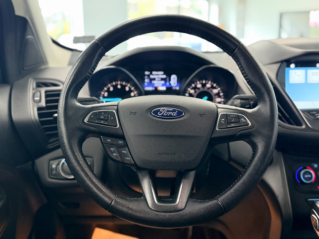 Used 2019 Ford Escape SEL image 16
