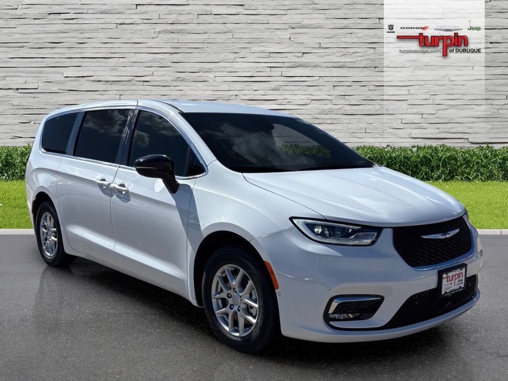 New 2025 Chrysler Pacifica Select FWD image 7