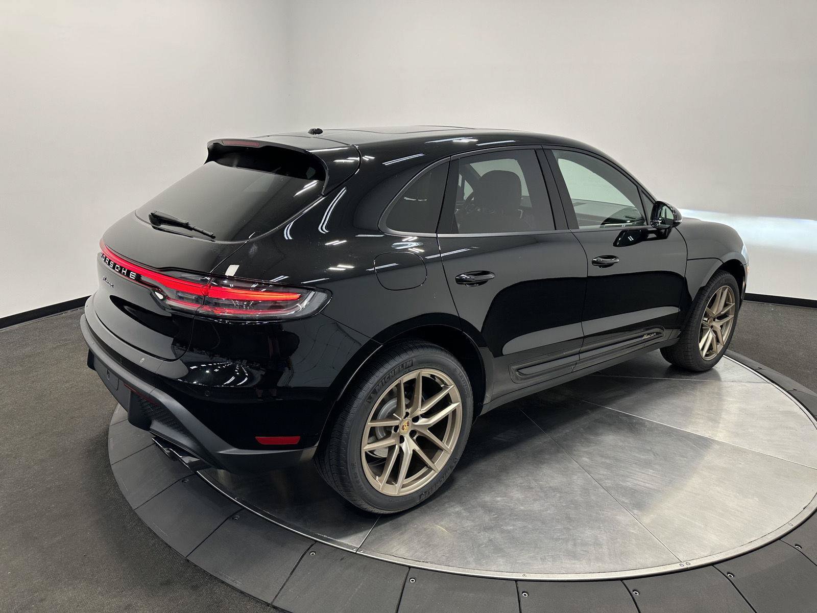 New 2026 Porsche Macan AWD/4WD image 11