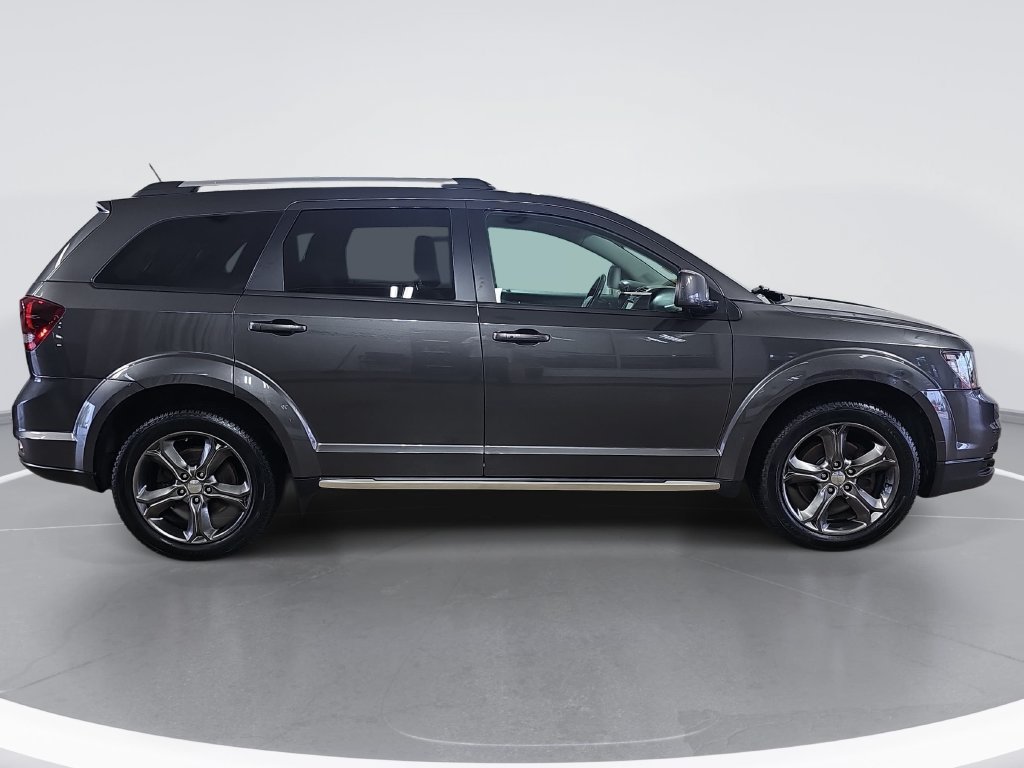 Used 2016 Dodge Journey Crossroad w/ Popular Equipment Group FWD image 2