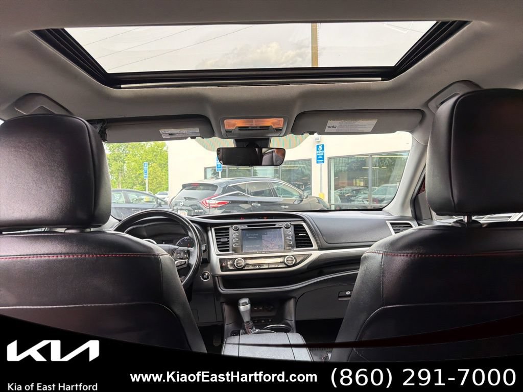 Used 2019 Toyota Highlander SE AWD/4WD image 22