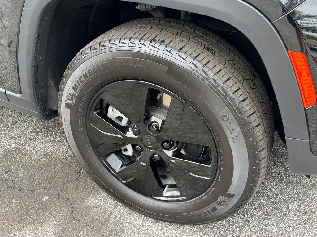 Used 2023 Jeep Grand Cherokee 4WD 4xe image 17