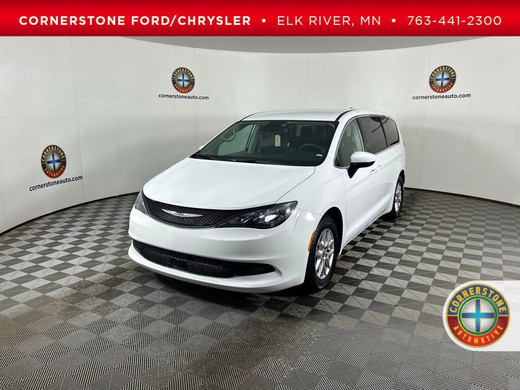 Used 2023 Chrysler Voyager LX FWD image 1