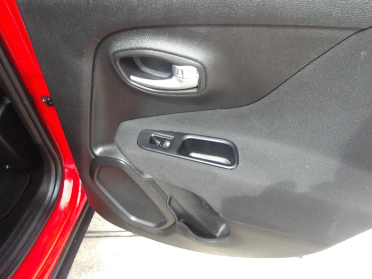 Used 2020 Jeep Renegade Sport w/ Sport Appearance Group FWD image 7