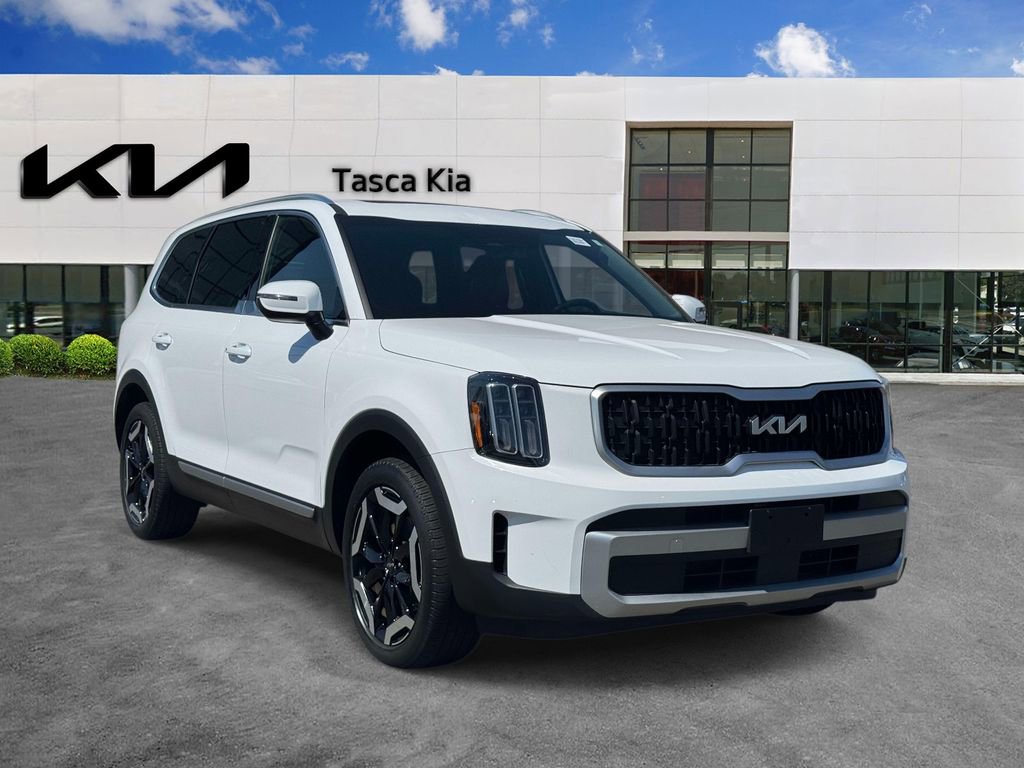 Used 2023 Kia Telluride EX w/ EX Captain's Chair Package image 1