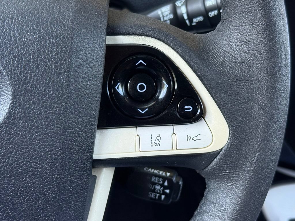 Used 2017 Toyota Prius Four FWD image 28