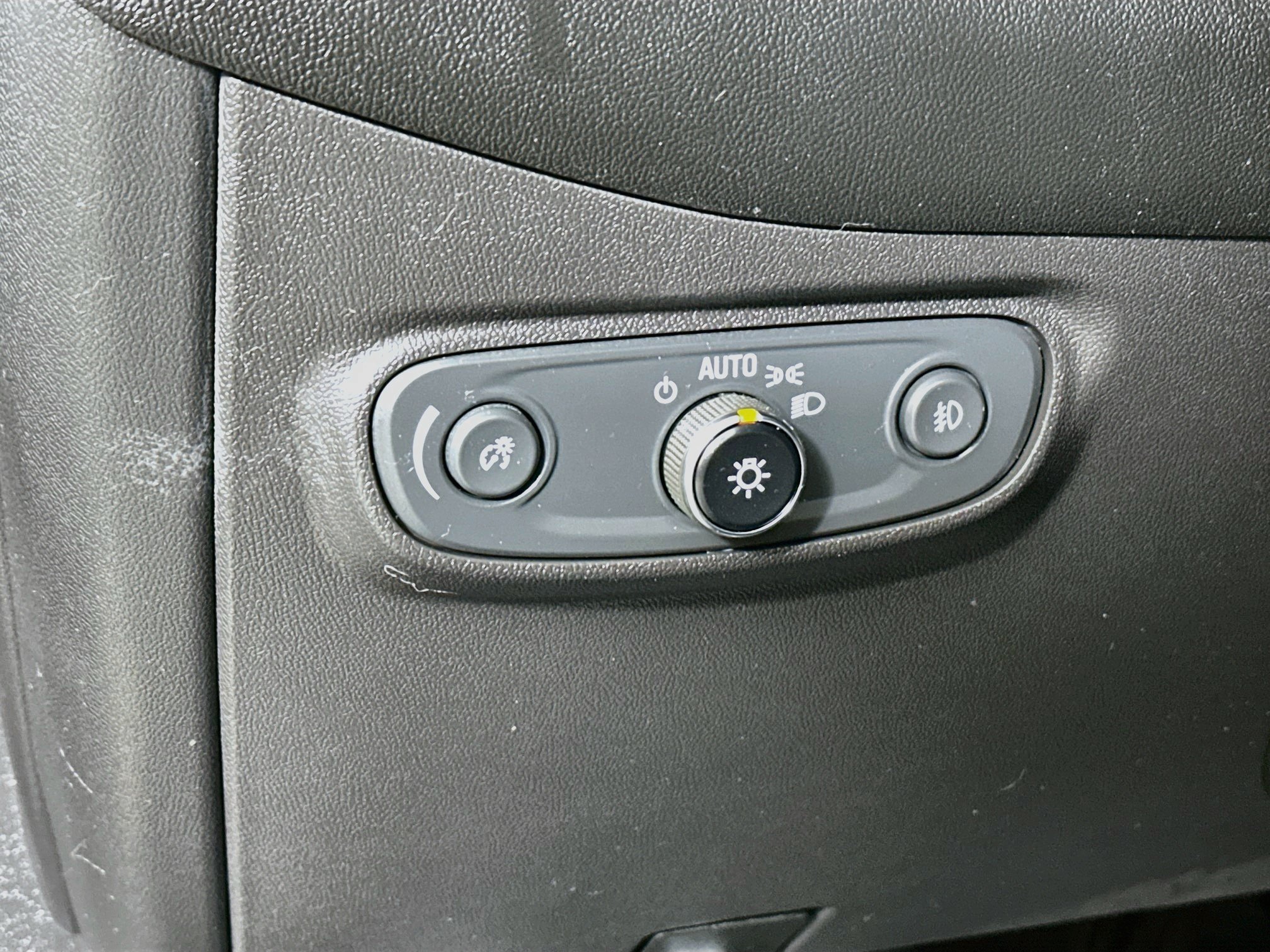 Used 2021 Chevrolet Equinox LT FWD image 10