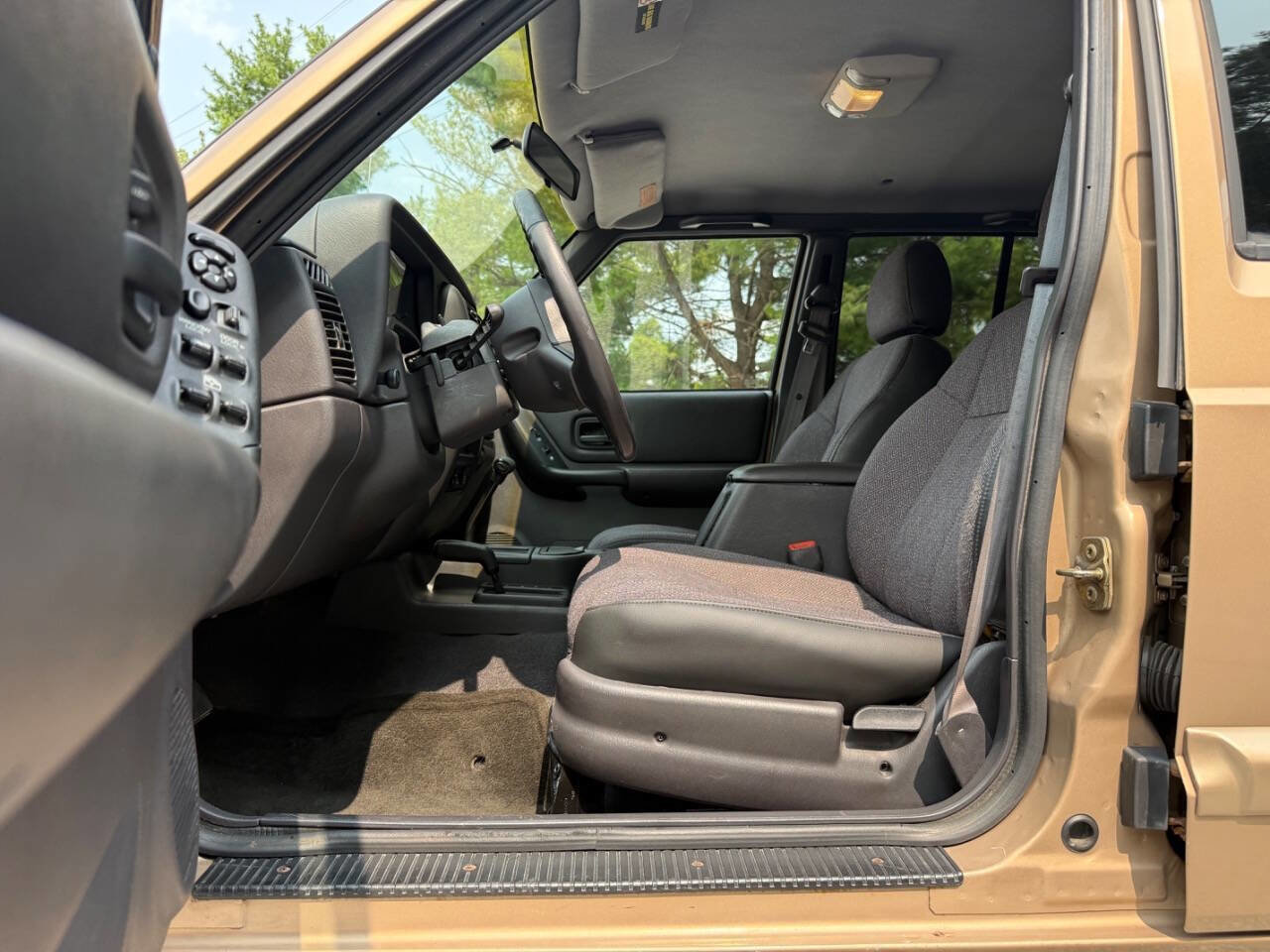 Used 1999 Jeep Cherokee Classic image 54