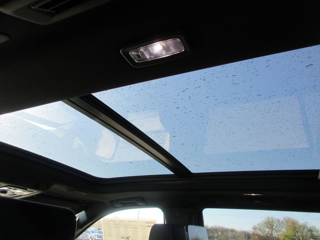 New 2026 GMC Yukon Denali image 14