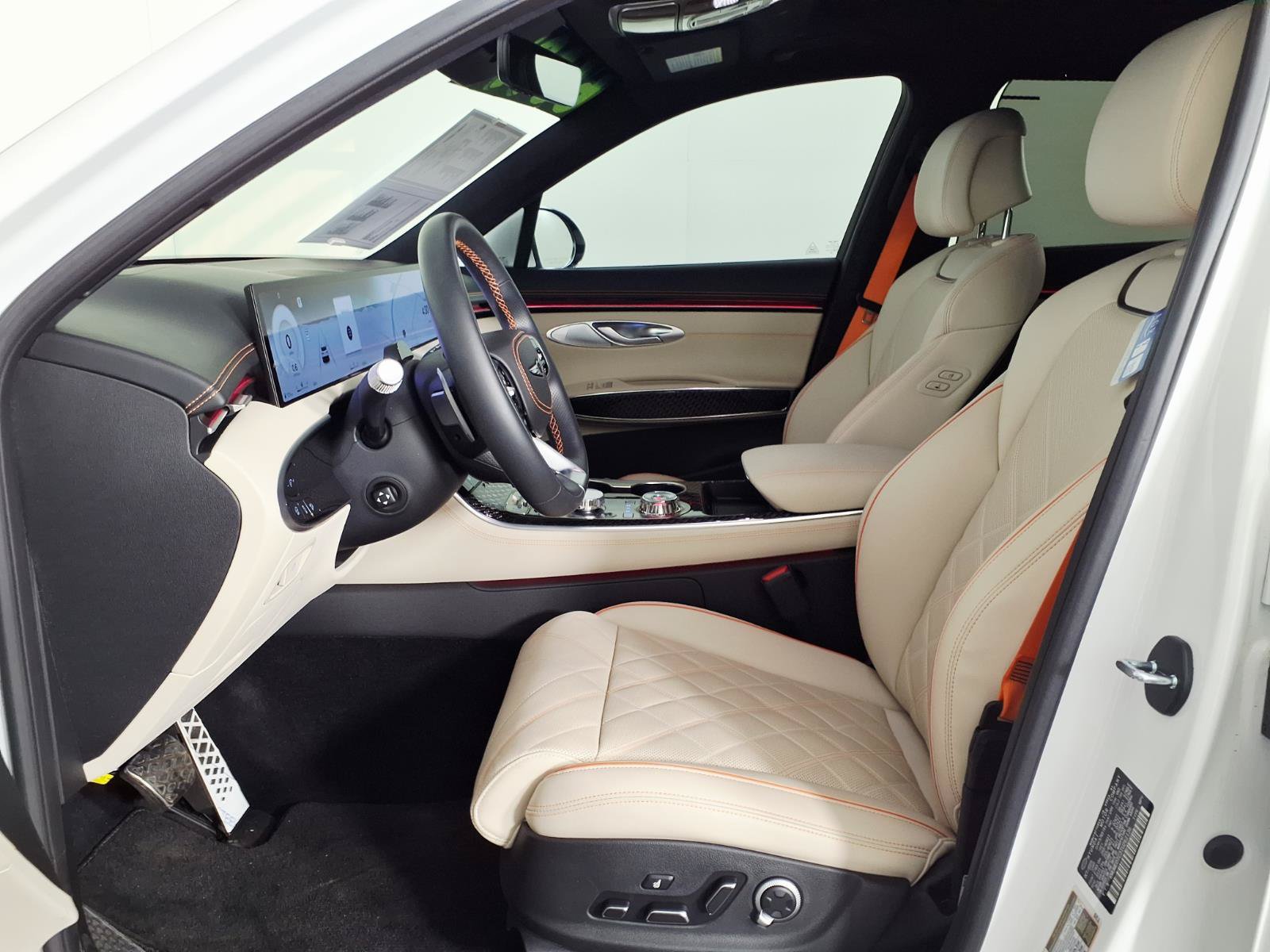 Certified 2026 Genesis GV70 3.5T Sport Prestige AWD/4WD image 17