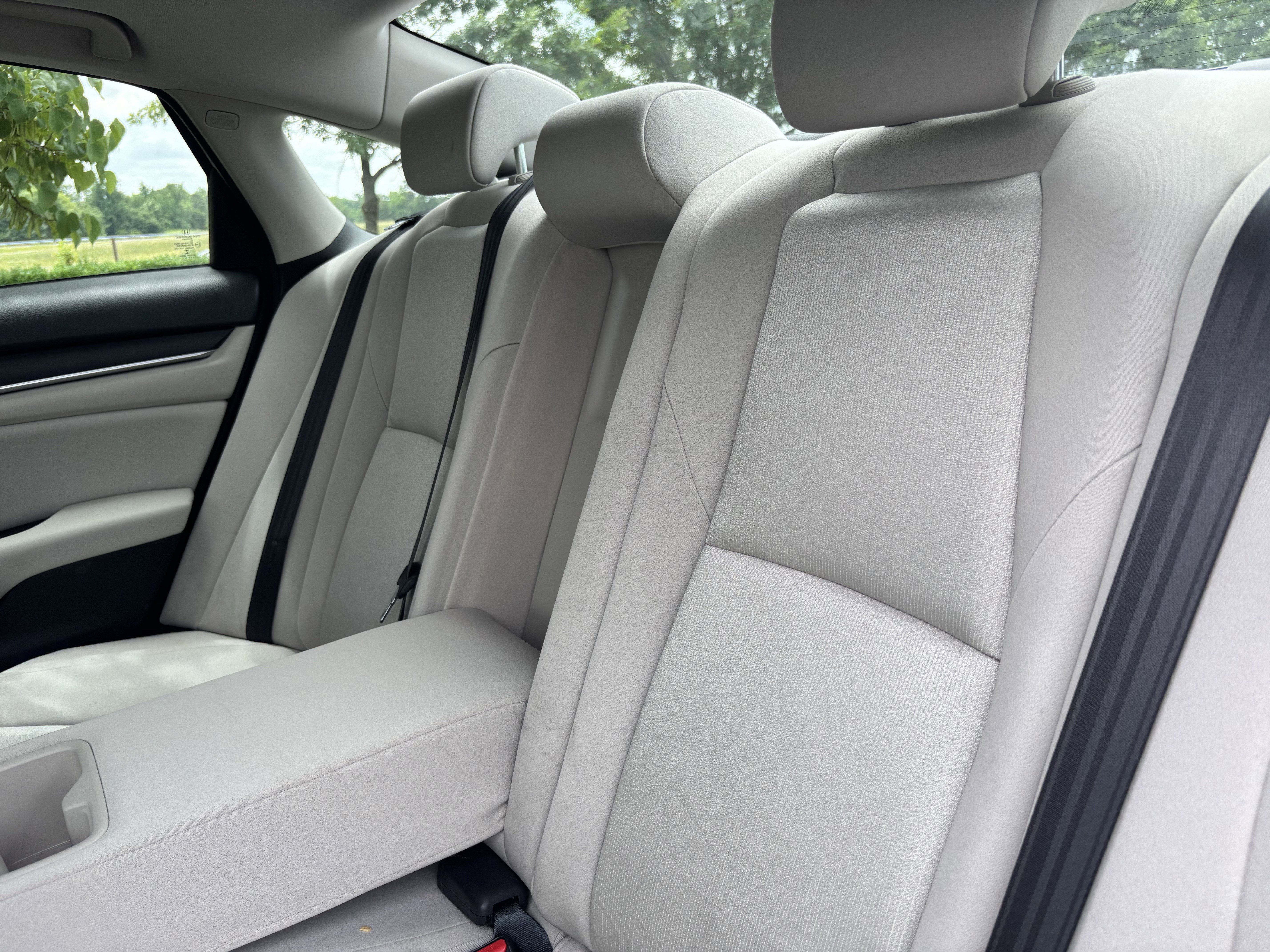 Used 2018 Honda Accord EX image 34