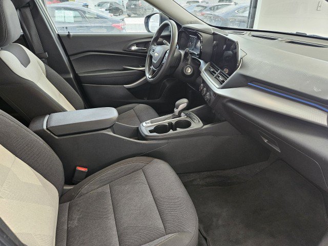 Used 2024 Chevrolet Trax LS FWD image 13