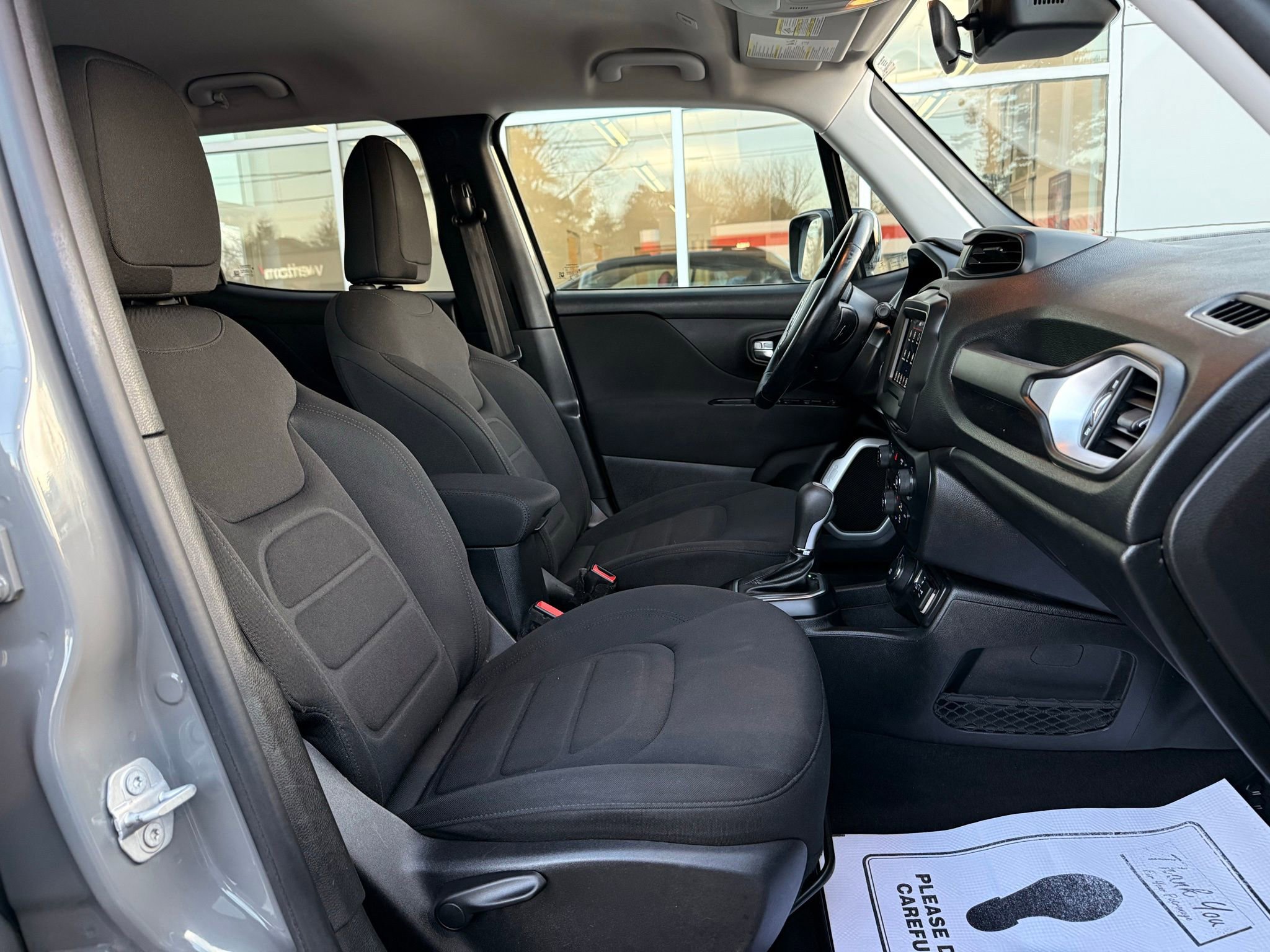 Used 2019 Jeep Renegade Latitude w/ Cold Weather Group image 22