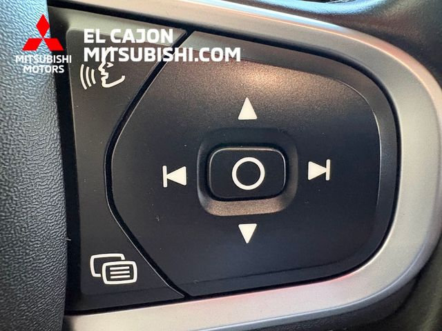 Used 2019 Volvo XC60 T5 Momentum w/ Multimedia Package AWD/4WD image 19