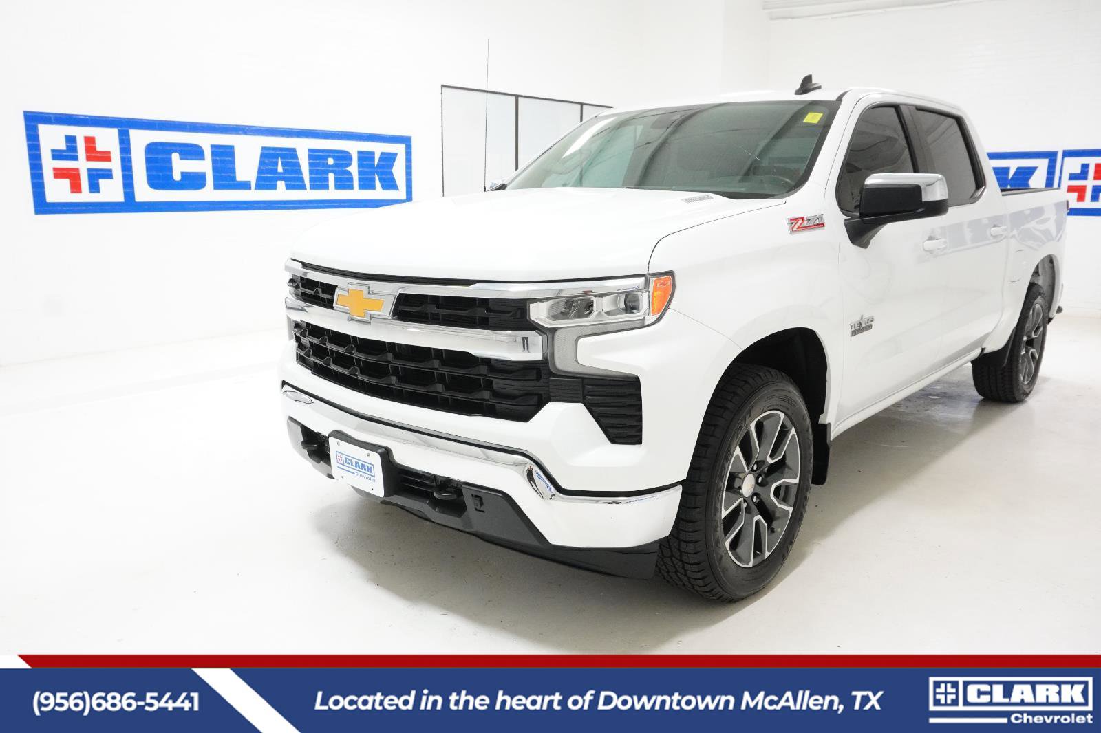 Used 2023 Chevrolet Silverado 1500 LT w/ Z71 Off-Road Package image 1