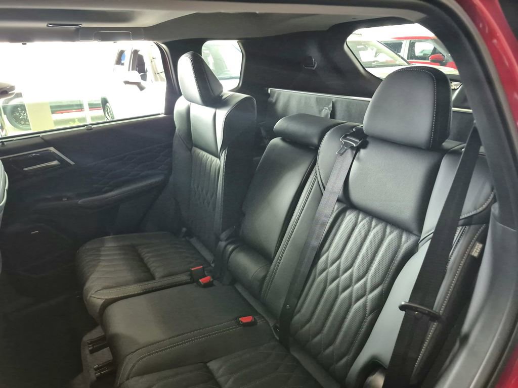 New 2026 Mitsubishi Outlander SEL image 19