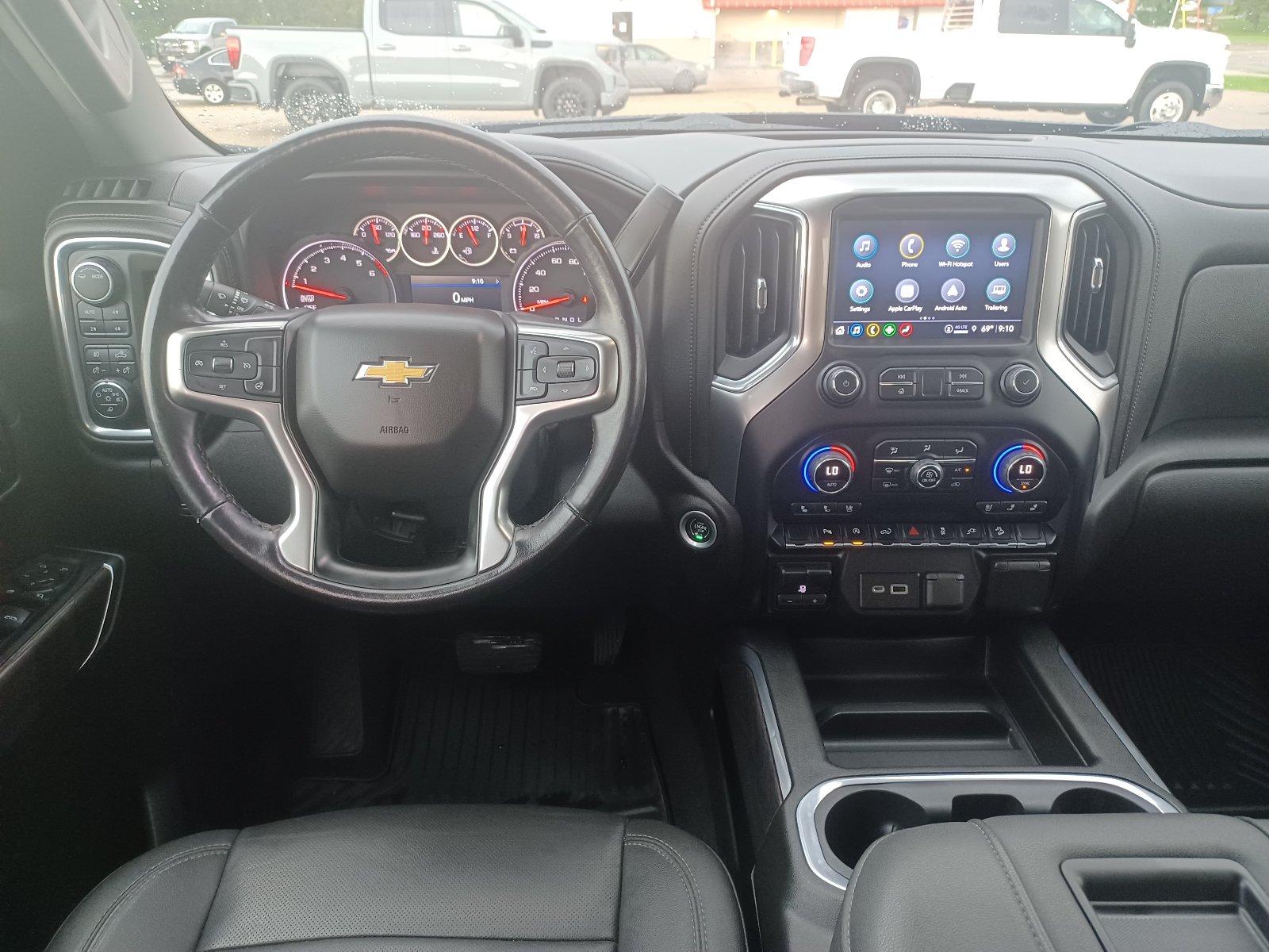 Used 2022 Chevrolet Silverado 1500 LTZ w/ Z71 Off-Road Package AWD/4WD image 13