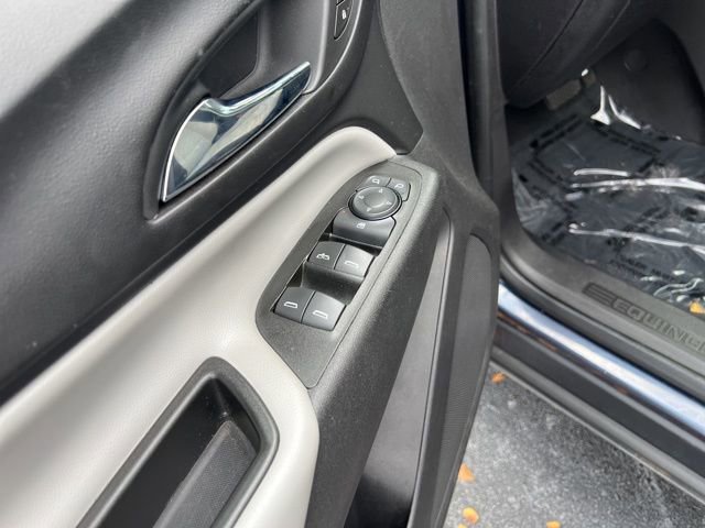 Used 2018 Chevrolet Equinox LS image 12