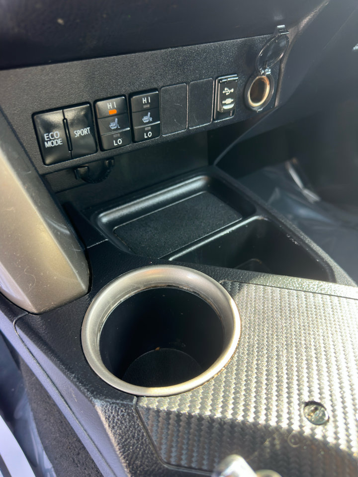 Used 2014 Toyota RAV4 Limited image 22