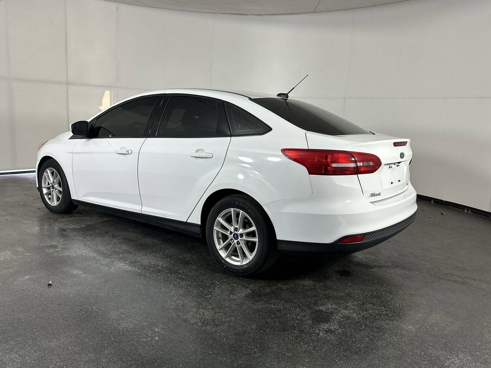 Used 2018 Ford Focus SE FWD image 6