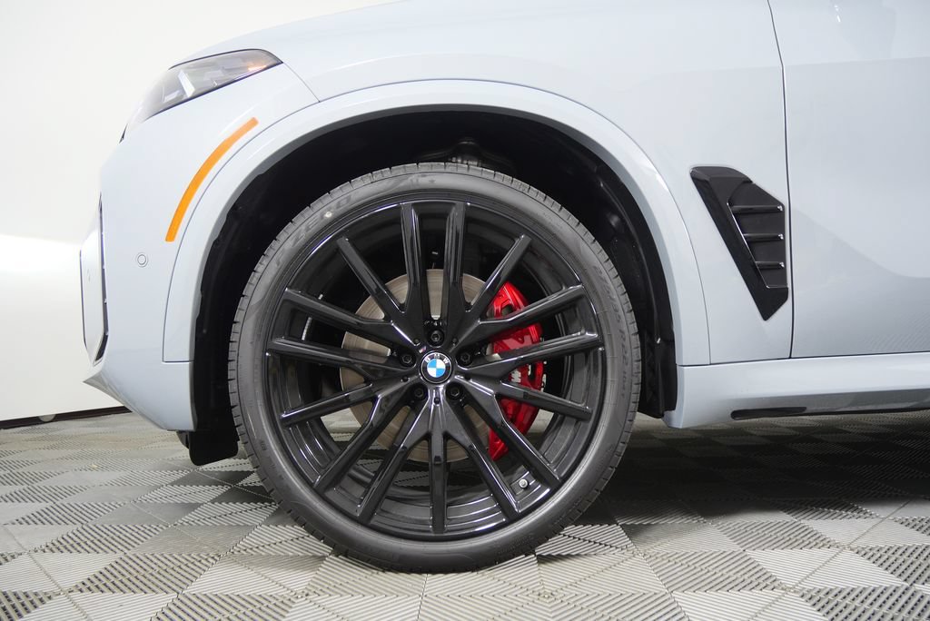 Used 2026 BMW X5 sDrive40i w/ M Sport Package RWD image 2