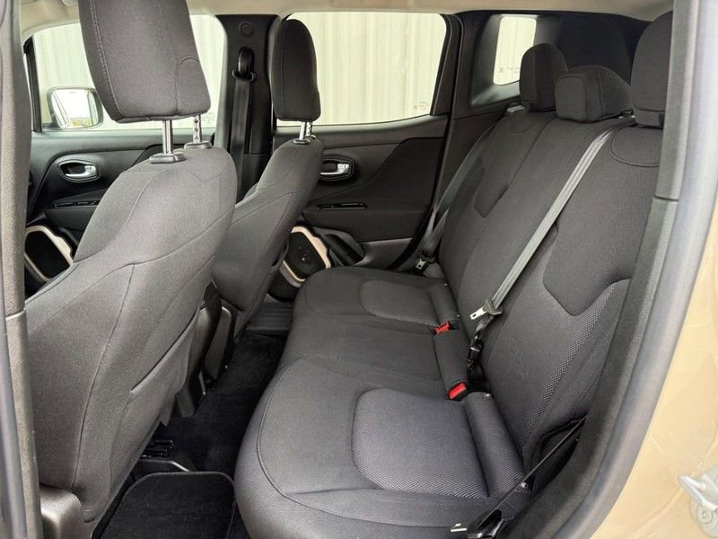 Used 2016 Jeep Renegade Latitude image 9