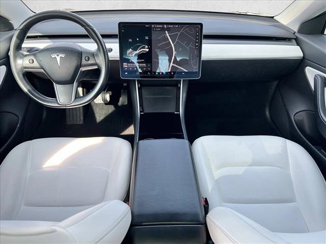 Used 2019 Tesla Model 3 Standard Range Plus image 15