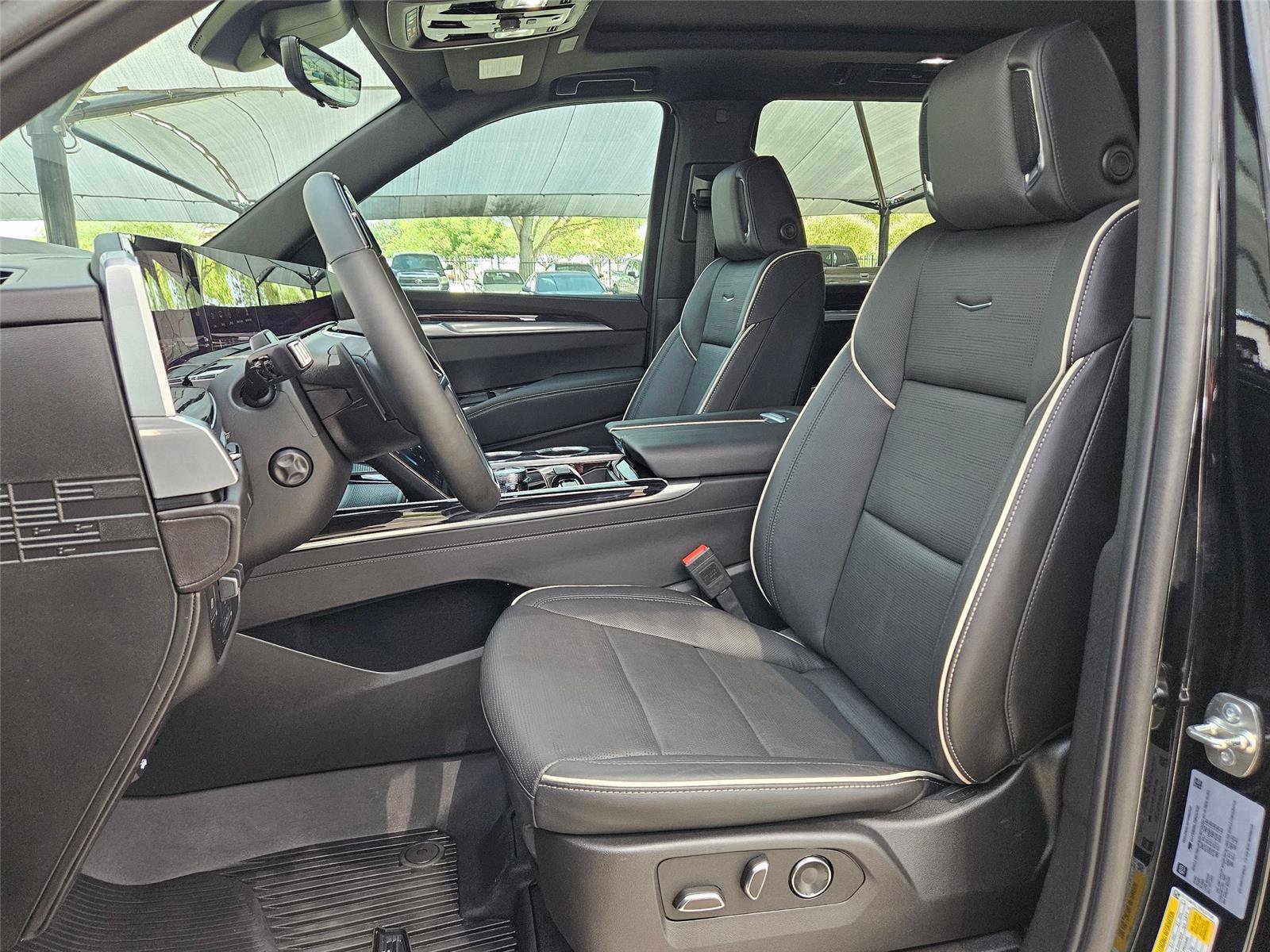 Certified 2025 Cadillac Escalade Sport w/ LPO, ONYX Package AWD/4WD image 26