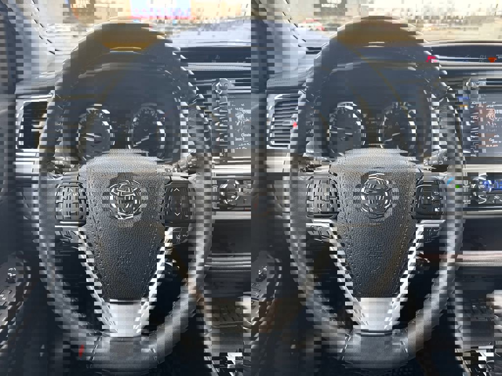 Used 2019 Toyota Highlander Limited Platinum image 20