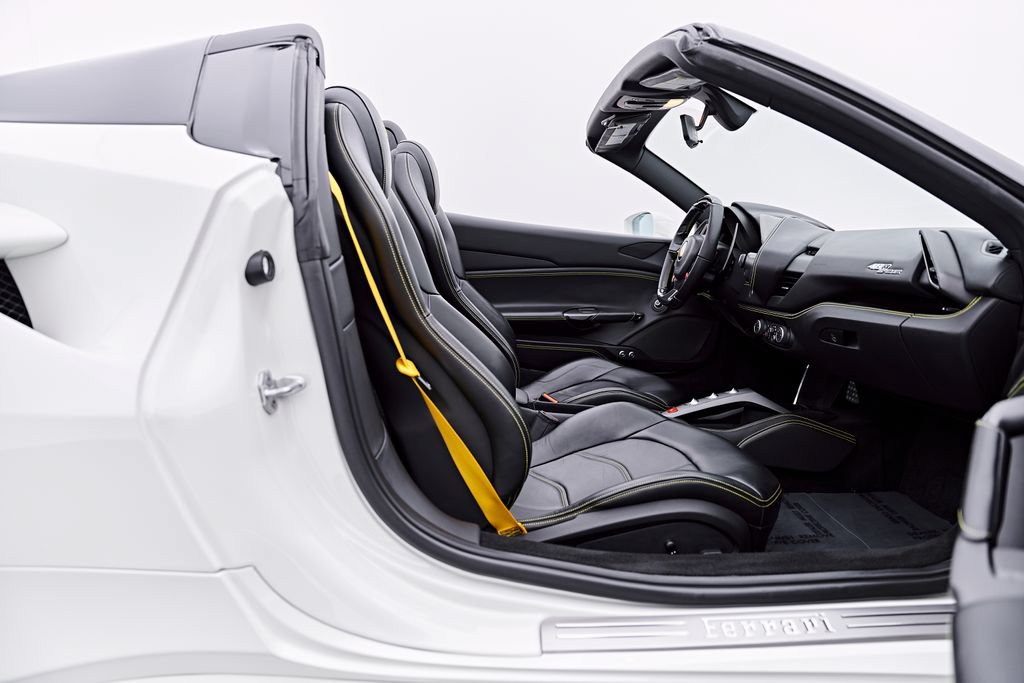 Used 2019 Ferrari 488 Spider RWD image 46