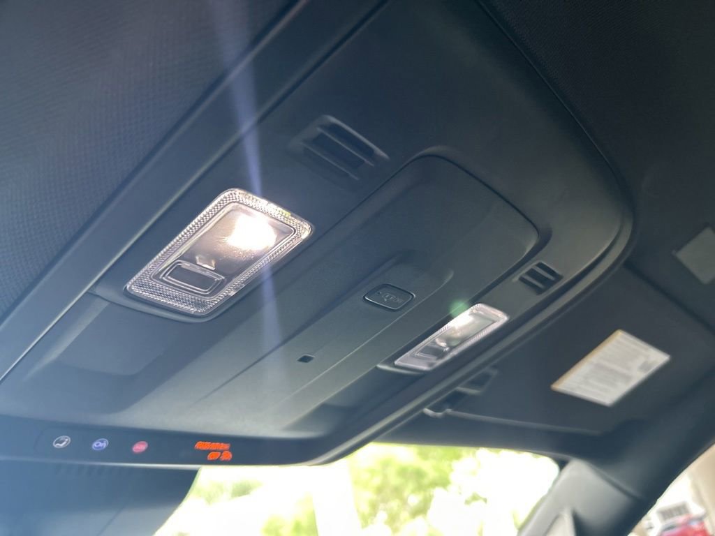 Used 2025 Chevrolet Suburban LS RWD image 47
