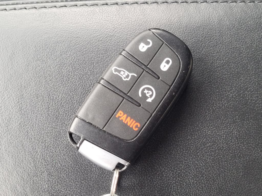 Used 2020 Jeep Grand Cherokee High Altitude AWD/4WD image 29