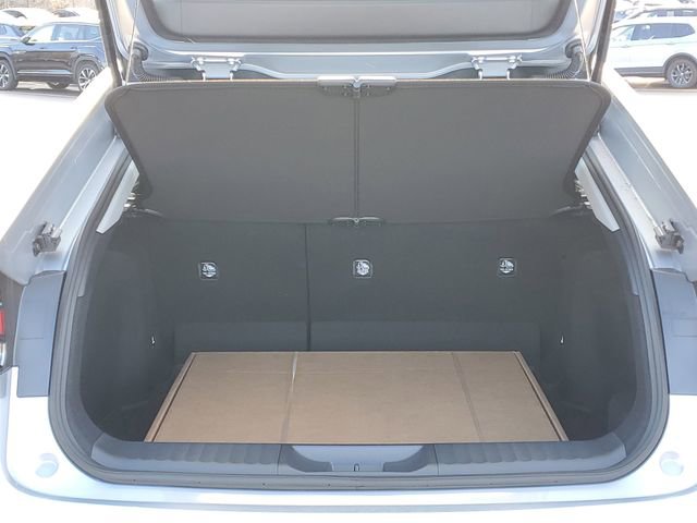 Used 2026 Toyota Prius LE image 7