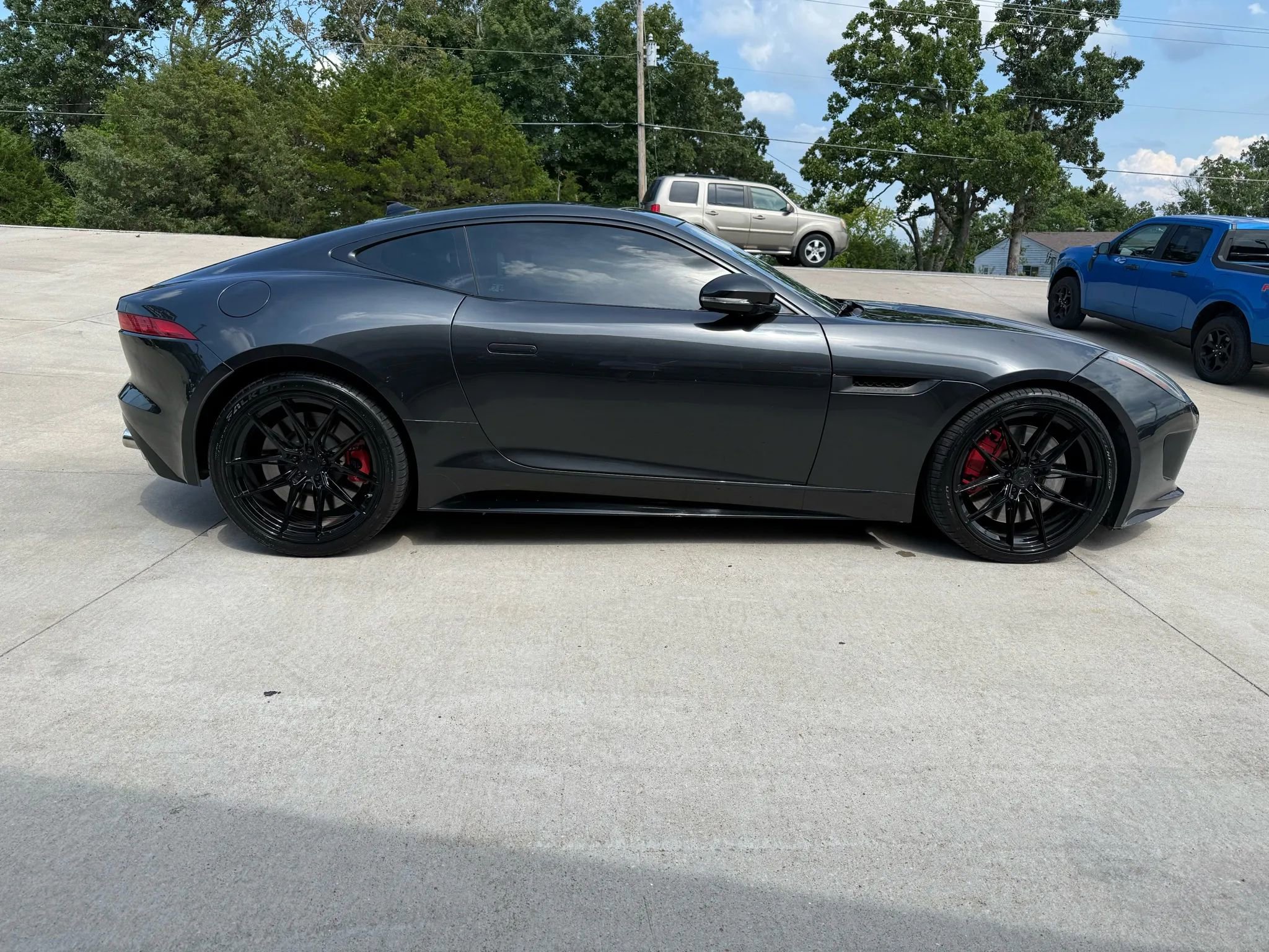 Used 2015 Jaguar F-TYPE R image 2
